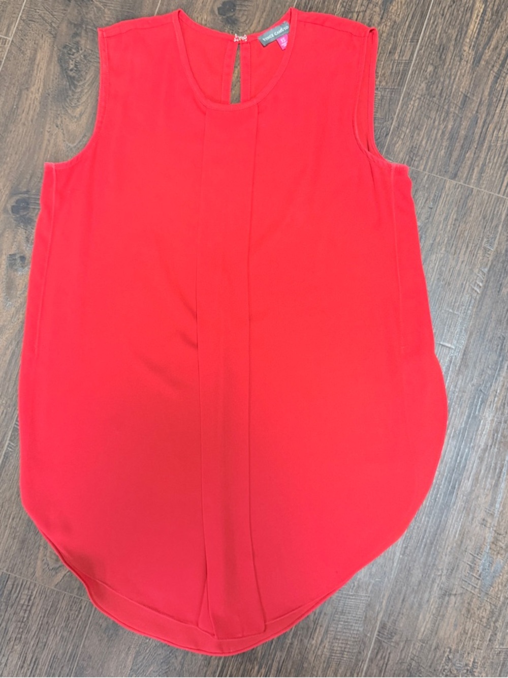 Vince Camuto red sleeveless top split sides at hem